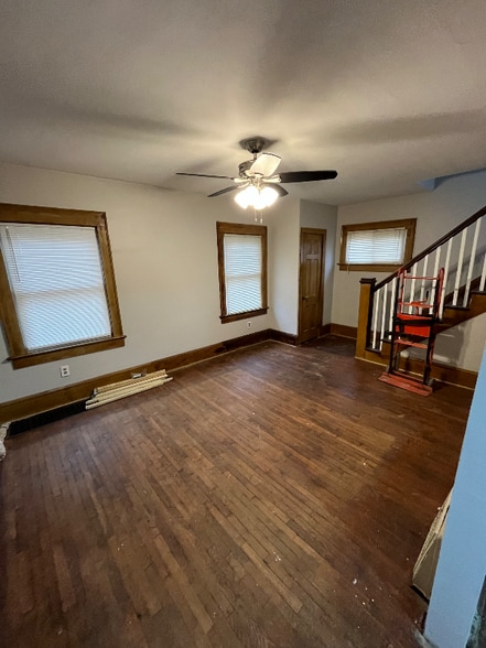 Building Photo - 486 W Waterloo Rd