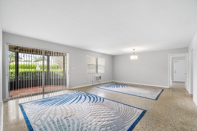 Building Photo - 5615 N Ocean Blvd