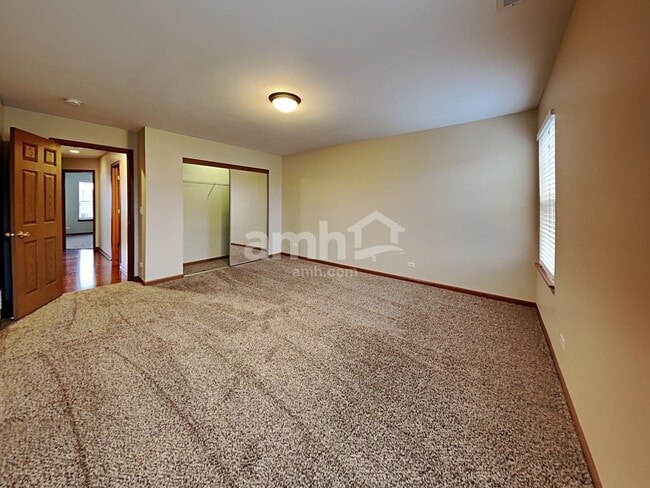 Building Photo - 255 Springwood Dr