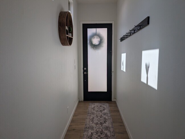 Building Photo - 6141 Hidden Psge Ave