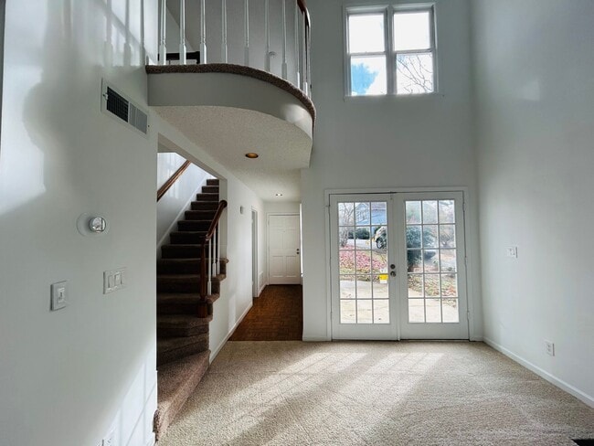 Building Photo - Cute 2-story home 2 bedroom 2 1/2 bath with a 1 car garage off Pisgah Church road NW Greensboro