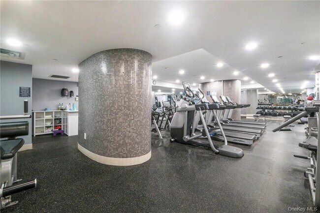 Building Photo - 10 City Pl