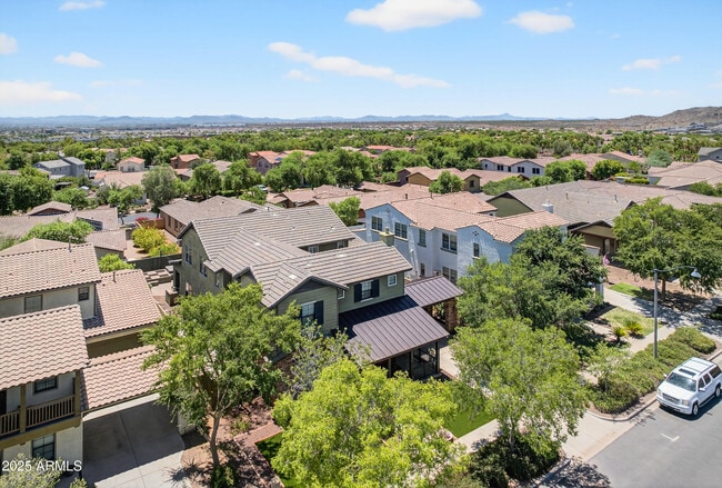 Building Photo - 20823 W Western Dr