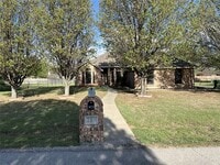 Building Photo - 788 Robin Ct