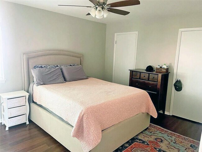 Building Photo - 346 Carpenter Dr NE