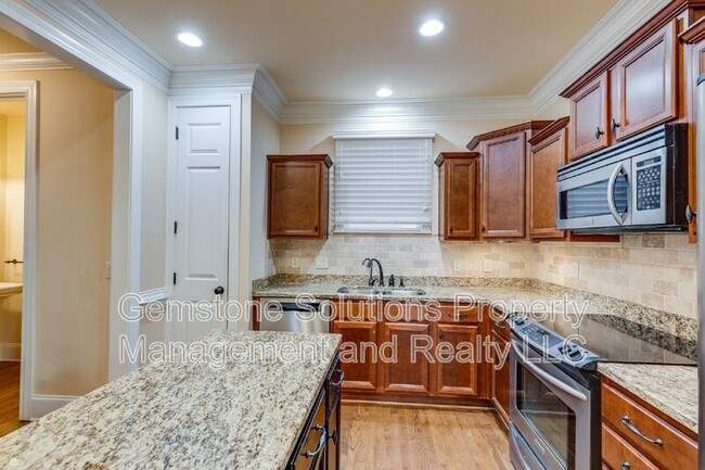 Building Photo - 3012 Americus Dr
