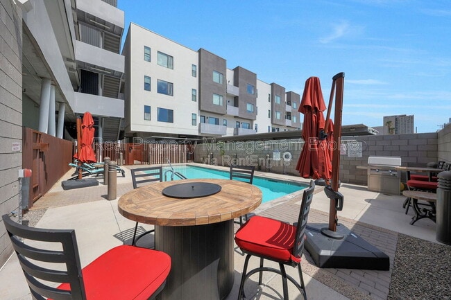 Building Photo - 1130 N 2nd St