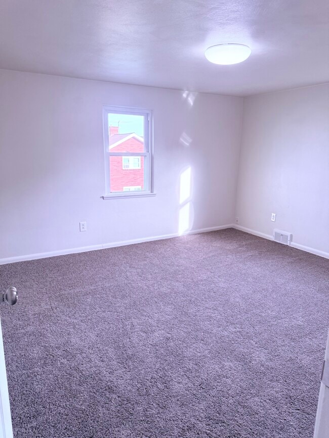 Building Photo - 1407 Elm St