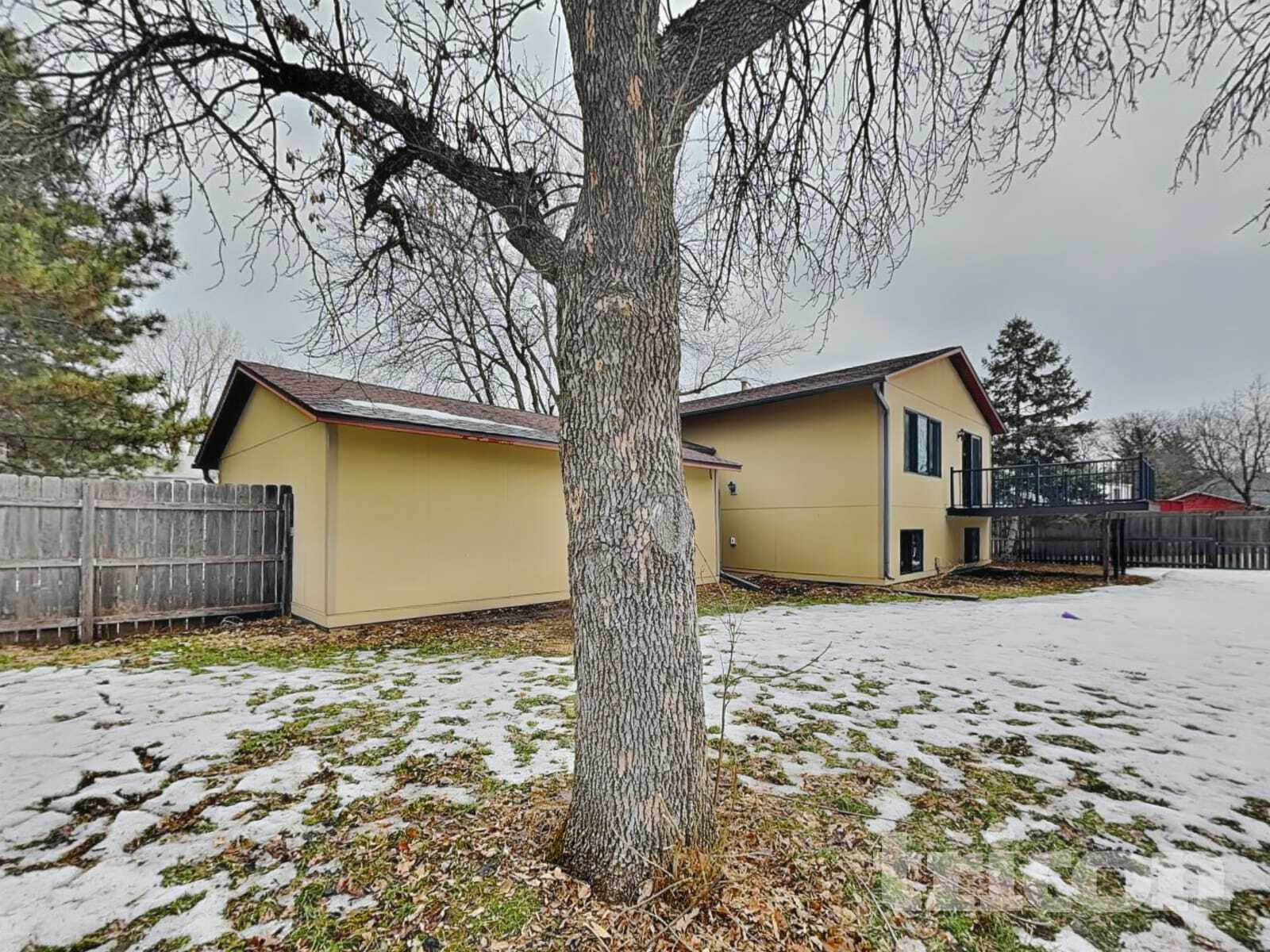 Building Photo - 3401 75th Ave N