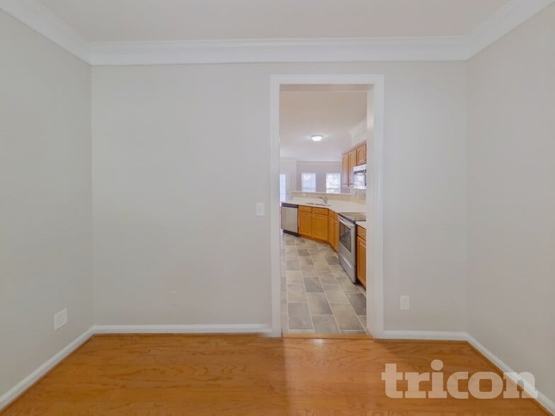 Building Photo - 8731 Water Iris Ct