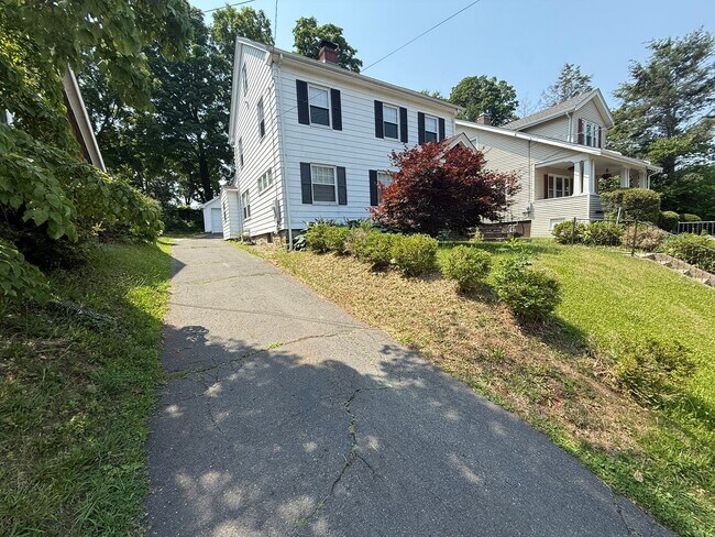 Building Photo - 503 Commonwealth Ave