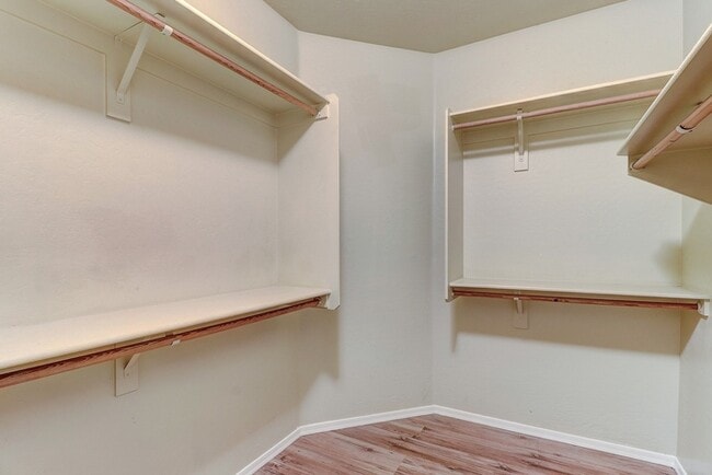 Building Photo - 3050 E Merlot St