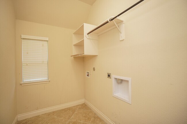 Building Photo - 1215 Watercrest Park Ln