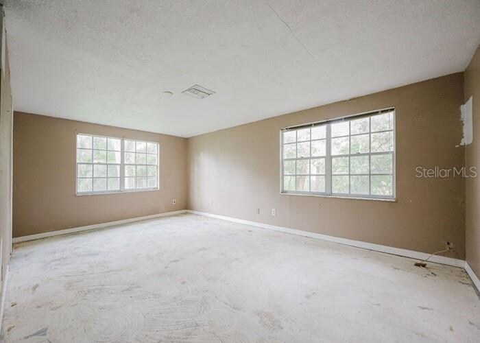 Building Photo - 1243 Royal Oak Dr S