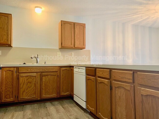 Building Photo - 6691 Boca Vista Dr NE