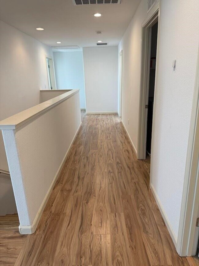 Building Photo - 236 Cogburn Way