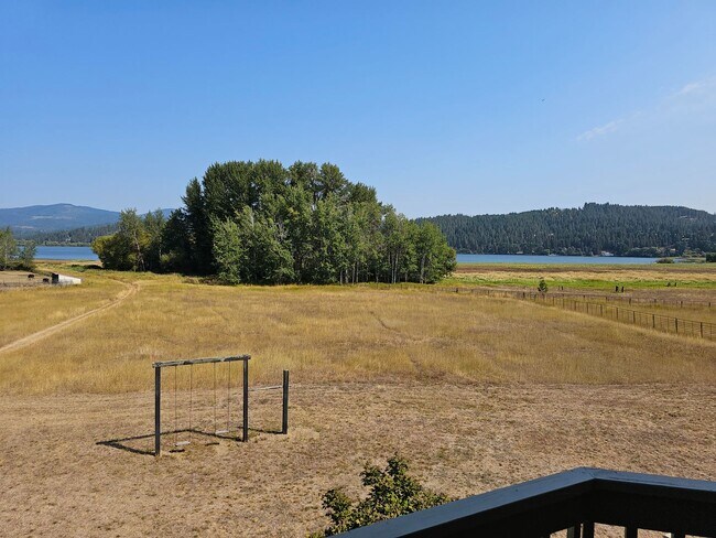Building Photo - Incredible Hauser Lake Waterfront Home for...