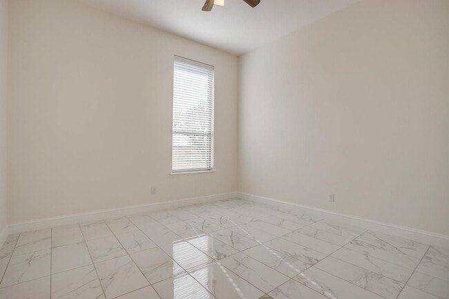 Building Photo - Amazing 5 Bed, 3 Bath New Build- Beautiful...