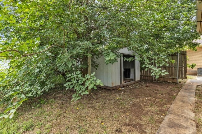 Building Photo - 2412 N Key Blvd
