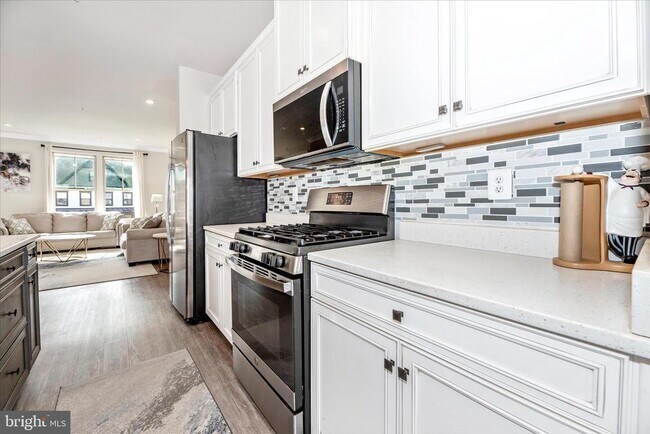 Building Photo - 6042 Fallfish Ct