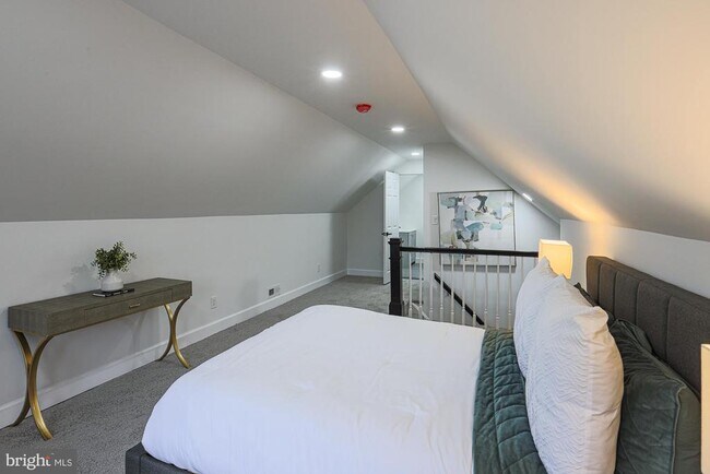 Building Photo - 5809 Eurith Ave