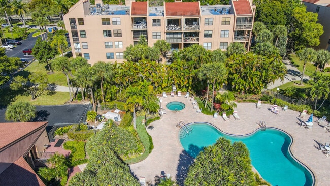 Building Photo - 600 Egret Cir