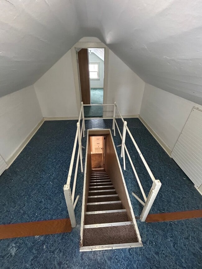 Building Photo - 376 W Washington St