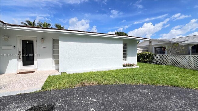 Building Photo - 19830 Bel Aire Dr