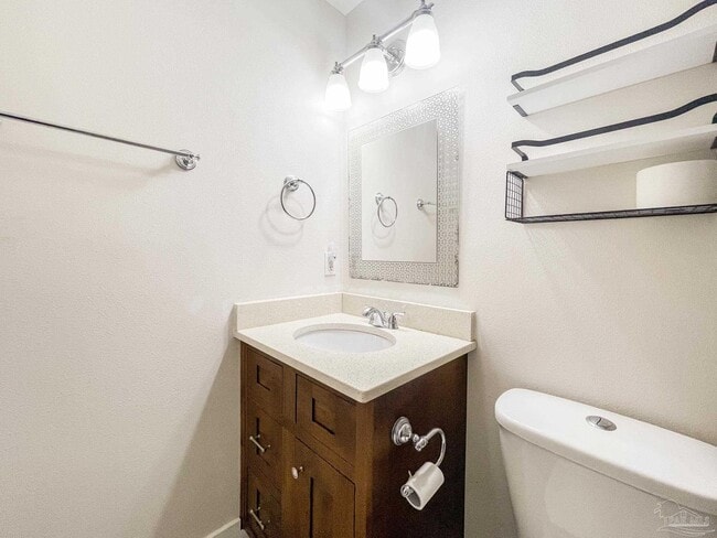 Building Photo - 3300 N Sugartree St