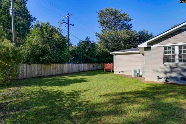 Building Photo - 4020 Hanson Ave