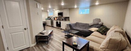 Building Photo - 3-Bed, 2-Bath Beauty in a Can’t-Miss Locat...