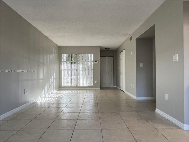 Building Photo - 5150 Lake Loop Rd