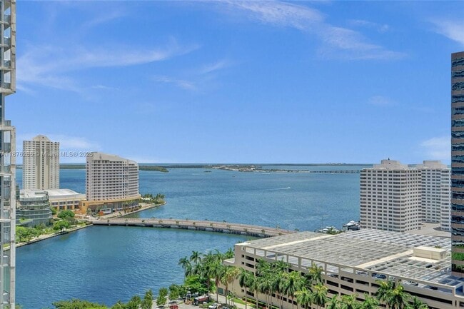 Building Photo - 485 Brickell Ave