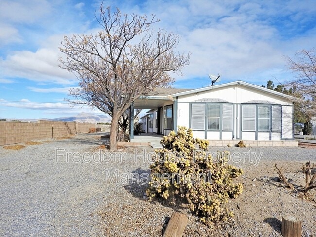 Building Photo - 2770 Rio Rico Dr