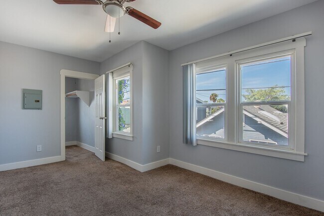 Building Photo - 4818-4822 33rd Street