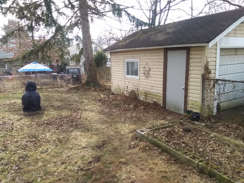 Building Photo - 167 E Longview Ave