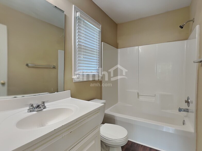 Building Photo - 4909 Heritage Woods Ct