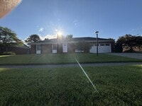 Building Photo - 2301 Oak Park Dr