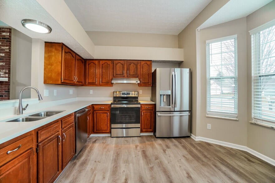 Building Photo - 5972 McIntyre Dr
