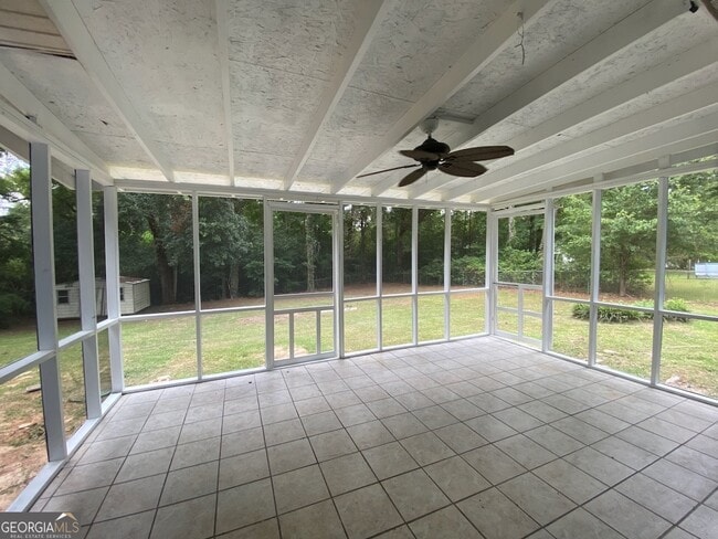 Building Photo - 301 New Cir Dr