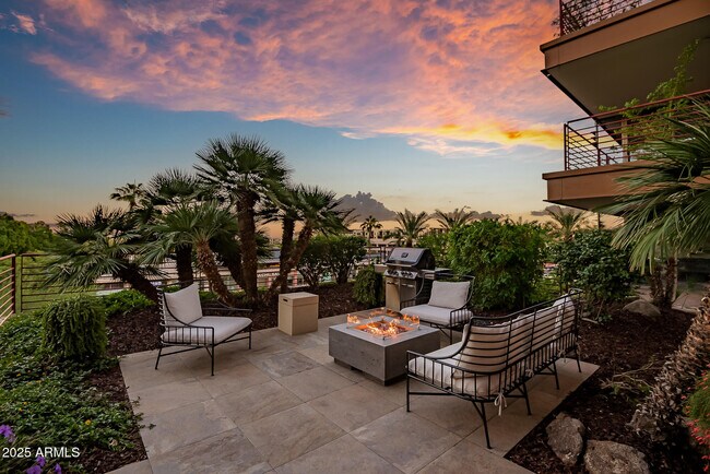 Building Photo - 7167 E Rancho Vista Dr