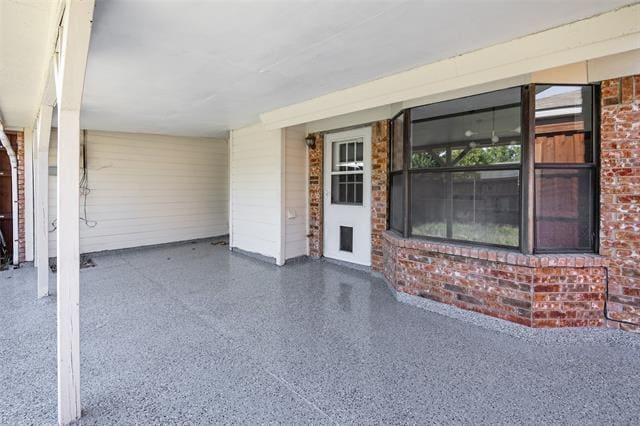 Building Photo - 8400 Willow Creek Dr