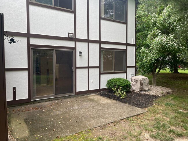 Building Photo - 12 Sunstone Dr