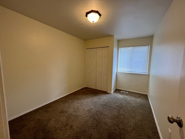 Building Photo - 4194 S Trailridge Ave