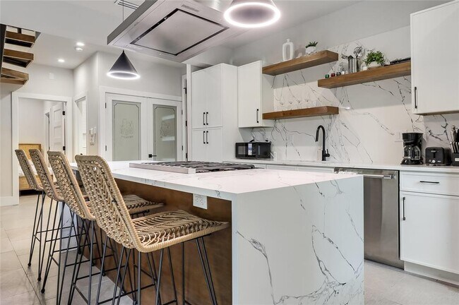 Building Photo - 1111 W Annie St