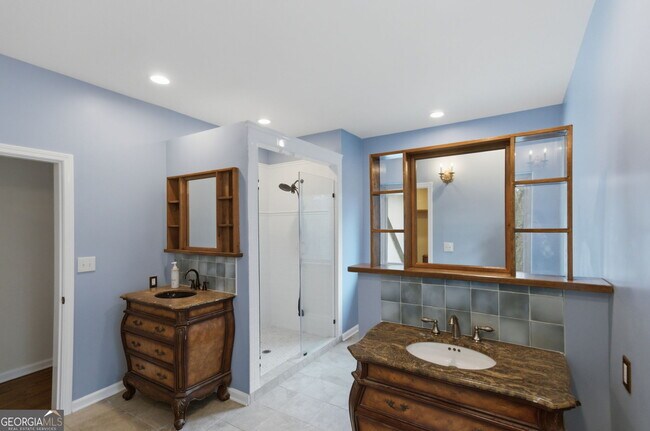 Building Photo - 1776 Old Country Pl