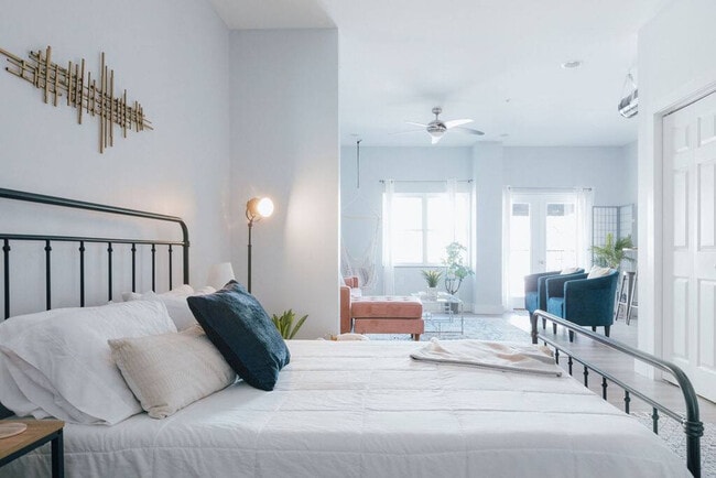 Building Photo - 202 E Main St