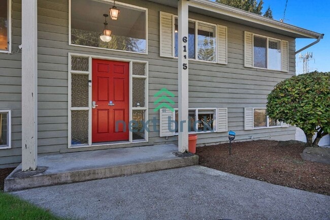 Building Photo - Prime Bellevue Home in a Highly Desirable Neighborhood