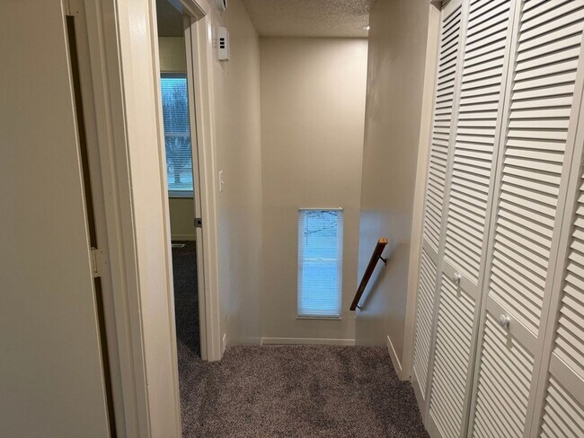 Building Photo - 2023 Belle Terra Rd