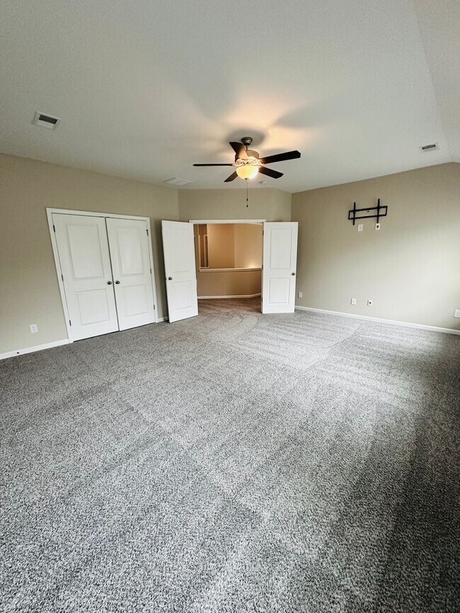 Building Photo - 205 Dog Fennel Ln